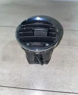 Peugeot 308 Dash center air vent grill 9658515377