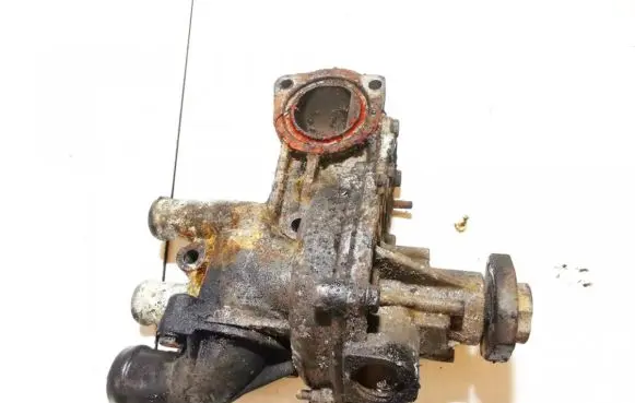 Volkswagen PASSAT B3 Water pump 055121121f