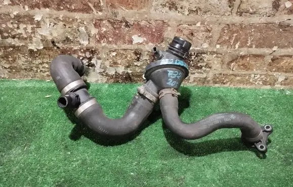 BMW 4 F32 F33 Thermostat/thermostat housing 