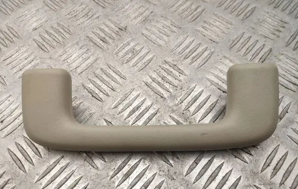 Mitsubishi Outlander Rear interior roof grab handle