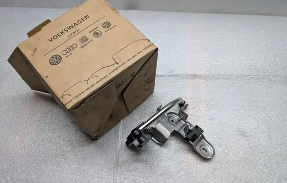 Volkswagen ID.4 Headlight level adjustment motor 1EA412522B