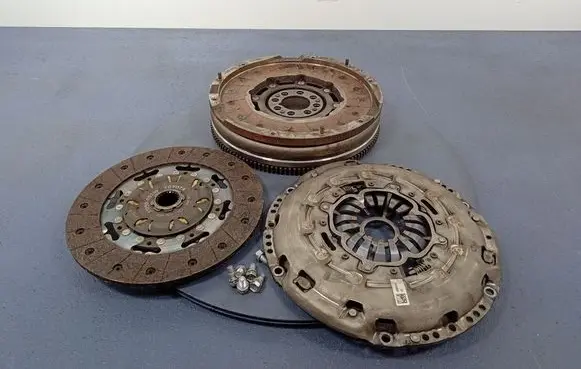 Toyota Avensis T270 Clutch set kit 3121005150