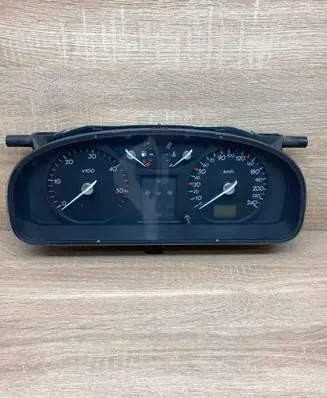 Renault Laguna II Speedometer (instrument cluster) 8200170297 7JEYG32