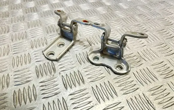 Toyota Corolla Verso E121 Rear door hinge set 