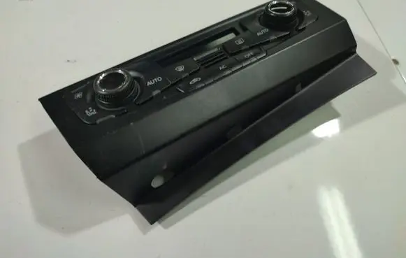 Audi A5 8T 8F Climate control unit 8T2820043S
