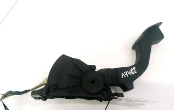 Ford Focus Accelerator throttle pedal 4M519F836AK 4M51-9F836-AK