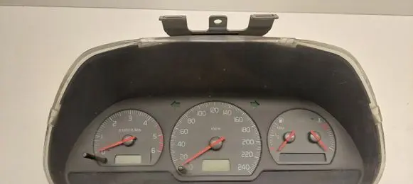 Volvo S40, V40 Speedometer (instrument cluster) 30889704