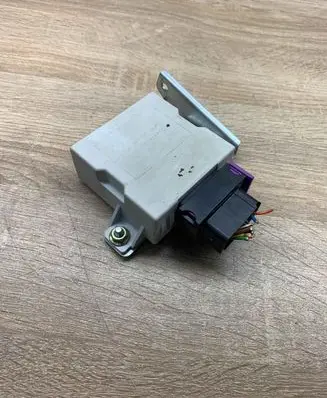 Toyota Avensis T250 Central body control module 150696