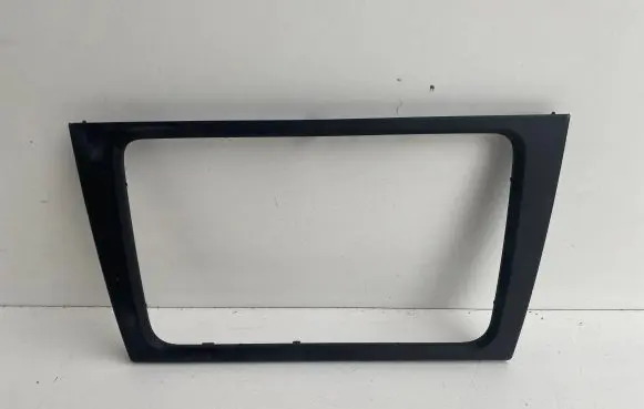 Volkswagen Golf VI Radio/GPS head unit trim 5K0858063