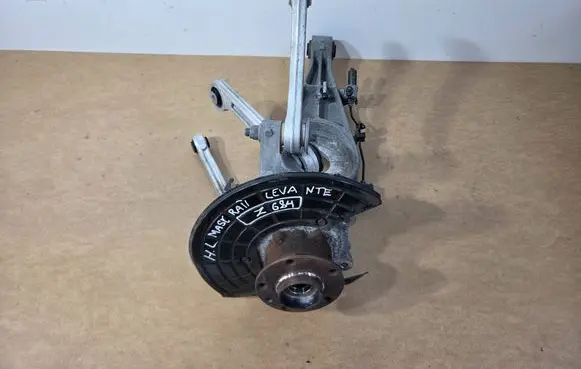 Rear wheel hub spindle/knuckle