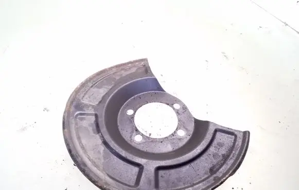 Toyota Avensis T270 Rear brake disc plate dust cover B777120614