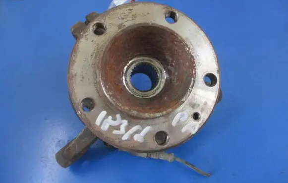 Renault Master II Front wheel hub spindle knuckle