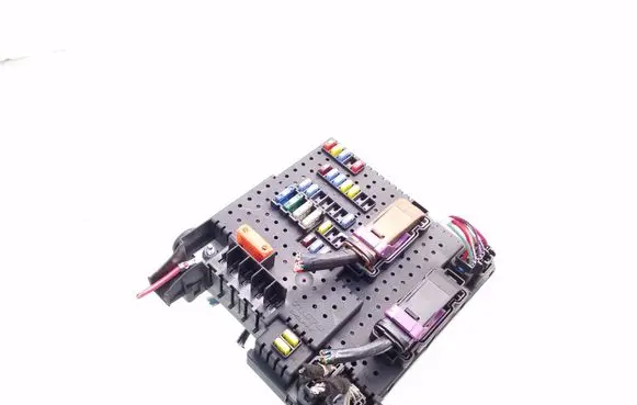 Volvo XC90 Fuse module 8676391 12217799 30728273