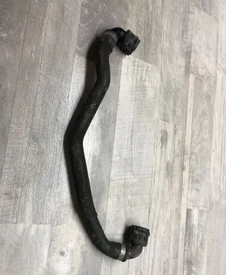 BMW 5 G30 G31 Engine coolant pipe/hose 8663047