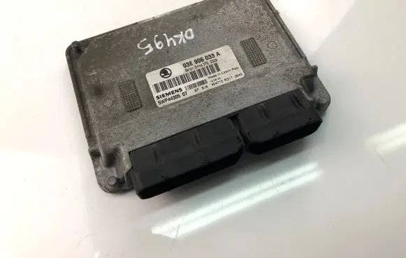 Skoda Fabia Mk1 (6Y) Engine control unit/module ECU 03E906033A