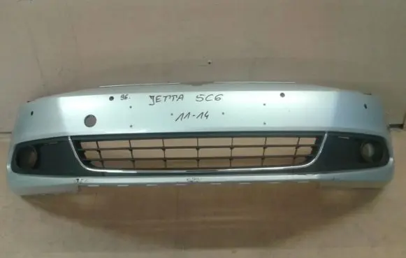 Volkswagen Jetta VI Front bumper