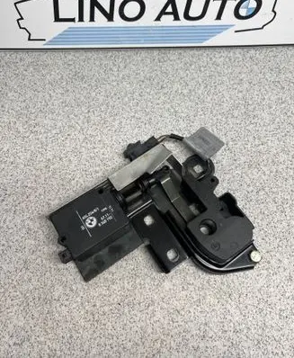 BMW 5 E39 Tailgate window lock/catch/latch 8360193