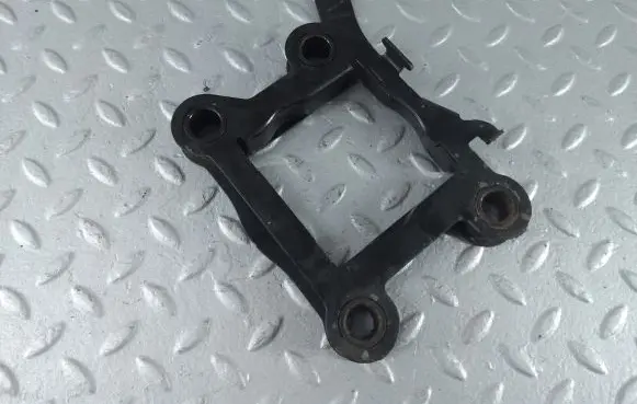 Citroen DS5 Front bumper mounting bracket 9800645680