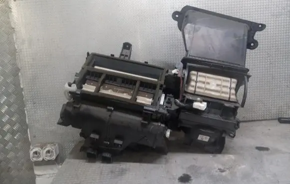 Toyota Corolla Verso AR10 Interior heater climate box assembly 870100F050