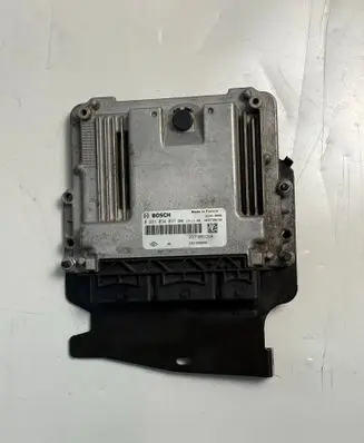 Renault Trafic III (X82) Engine control unit/module 0281034037