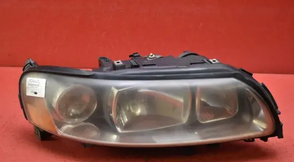 Volvo V70 Headlight/headlamp 30698836
