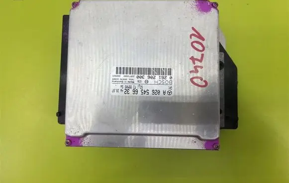 Mercedes-Benz E W210 Engine control unit/module 0265456632