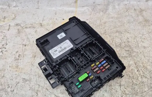 Ford Focus Fuse module JX6T15604SCD