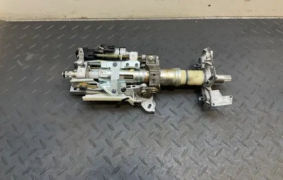 BMW 5 E60 E61 Steering wheel axle 6780883