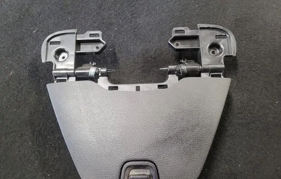 Jeep Cherokee Glove box 6RP82TRMAA