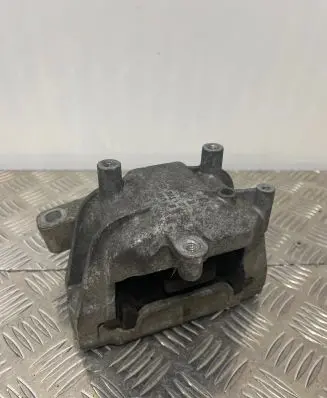 Audi A3 S3 8P Engine mount bracket 1K0199262CB