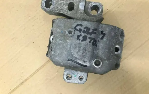 Skoda Octavia Mk2 (1Z) Engine mount bracket 1J0199262BF