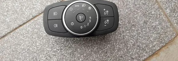 Ford Fiesta Light switch 1033718201