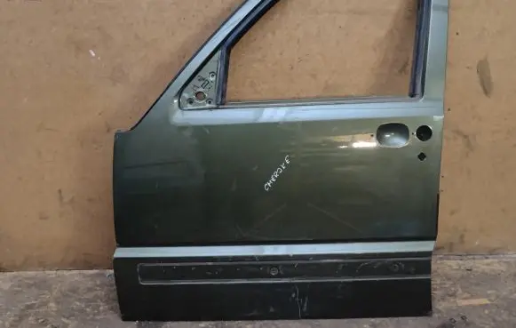 Jeep Cherokee Front door 5288089AB 139149926