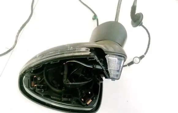 Audi A1 Wing mirror glass 