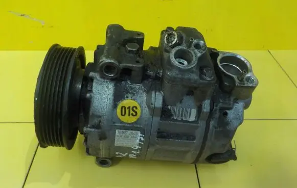 Volkswagen Touran I Air conditioning (A/C) compressor (pump) 1K0820859C
