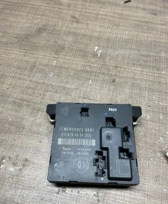 Mercedes-Benz E W211 Door control unit/module A2118704026 00006805