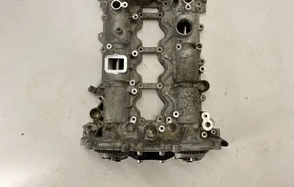 Ford Bronco Rocker cam cover HX7G6C524BB AC46000 HX7G6E262