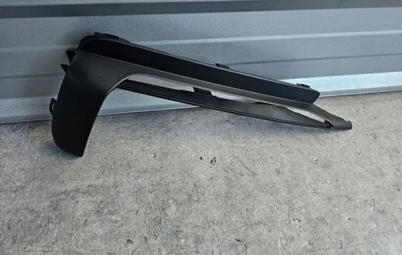 Front bumper splitter molding