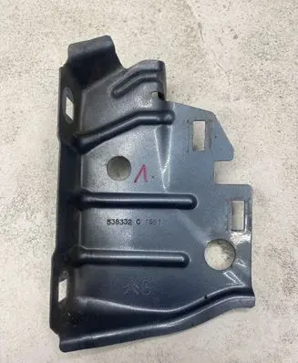 Citroen C4 Grand Picasso Fender mounting bracket 538332