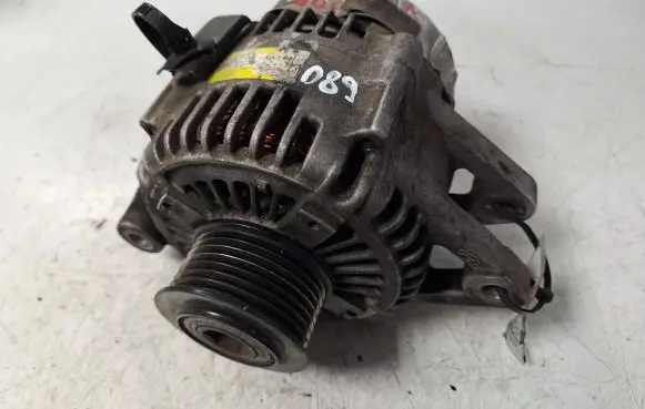 KIA Sorento Generator/alternator 37300-4A300