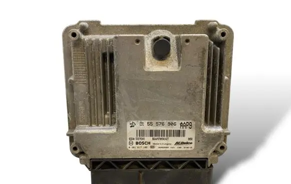Opel Insignia A Engine control unit/module 55576906 0281017105
