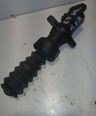Clutch slave cylinder