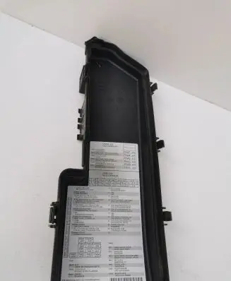 Volvo V70 Fuse box cover 9494211
