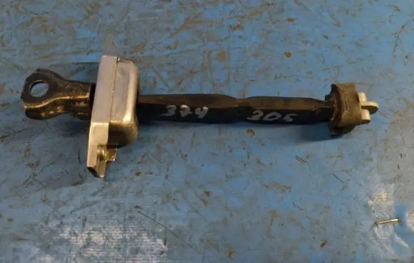 Toyota Prius (XW30) Front door 6861047021