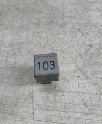 Volkswagen PASSAT B3 Other relay 357911253