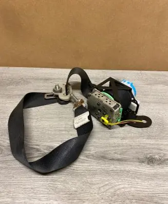 Mazda 6 Front seatbelt 021739430 1071042