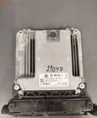 Volkswagen PASSAT B7 Engine control unit/module 03c906021a 0261s04469