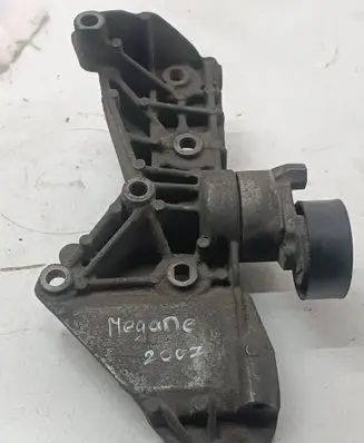 Renault Megane II Generator/alternator bracket 