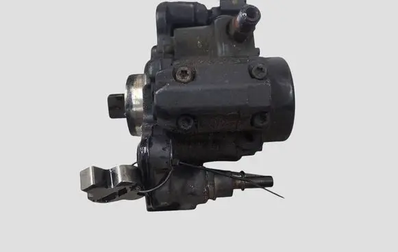 Peugeot 5008 Fuel injection high pressure pump 9687959180 9424A050A 0235899DER