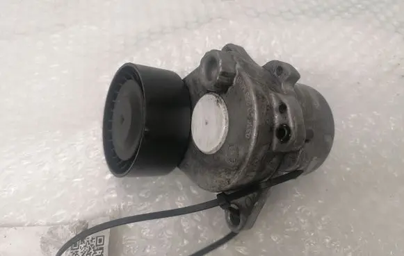 Mercedes-Benz E W212 Alternator belt tensioner 033620258